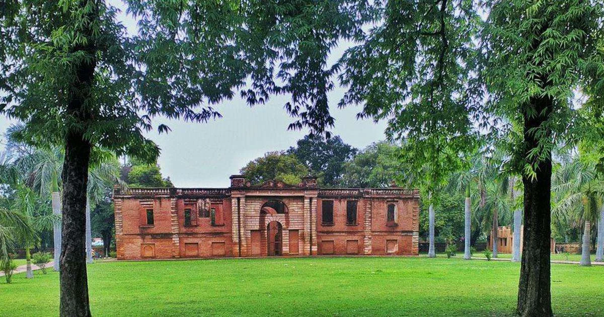 Lucknow for Couples - Romantic Gardens