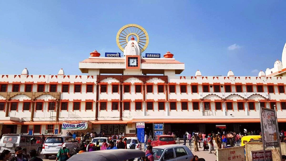 Varanasi Railway Station to Kashi Vishwanath Temple Distance